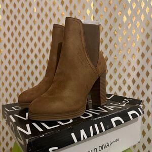 Platform heel boots camel size 8.5